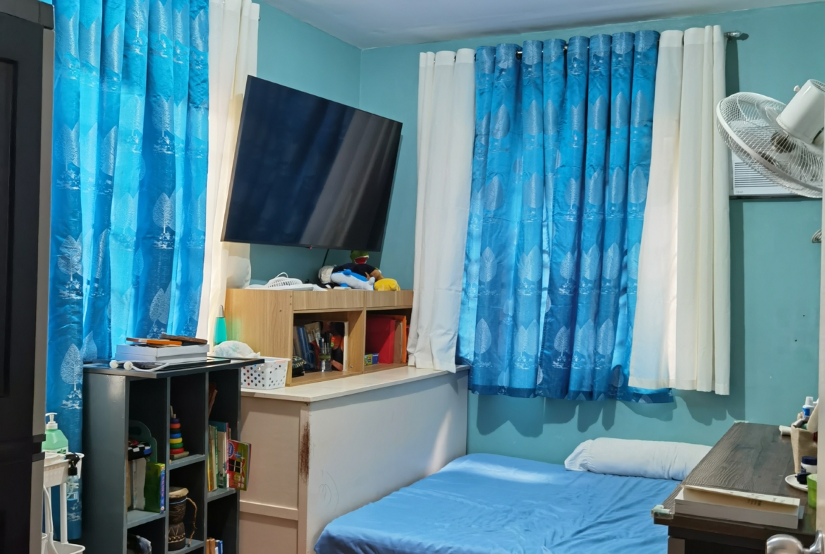 House For SALE: 3 Bedroom with Car Garage Townhouse Near FEU Diliman – RFO!