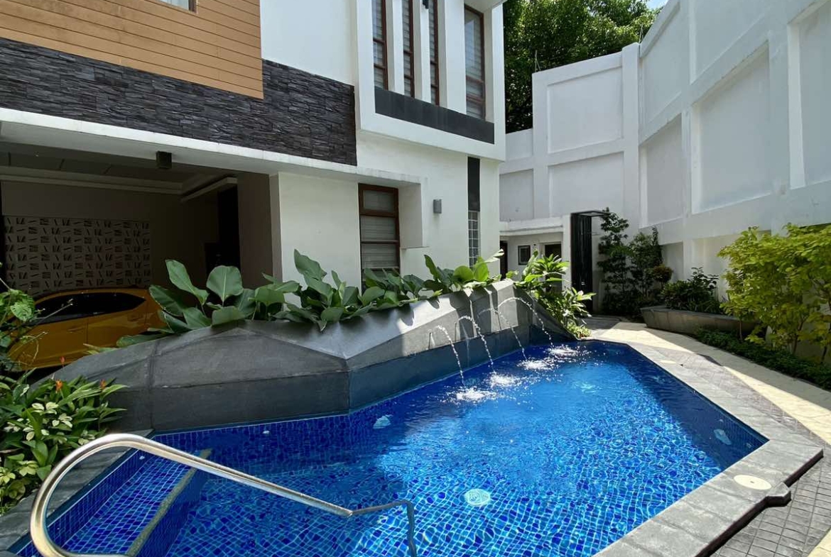 Luxury Townhouse for Sale Near Malacañang & Manila’s University Belt