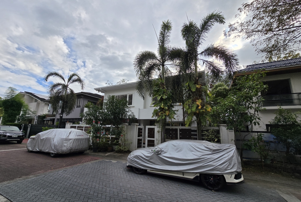 Exquisite Luxury Residence for Sale in Paseo de Magallanes, Makati City