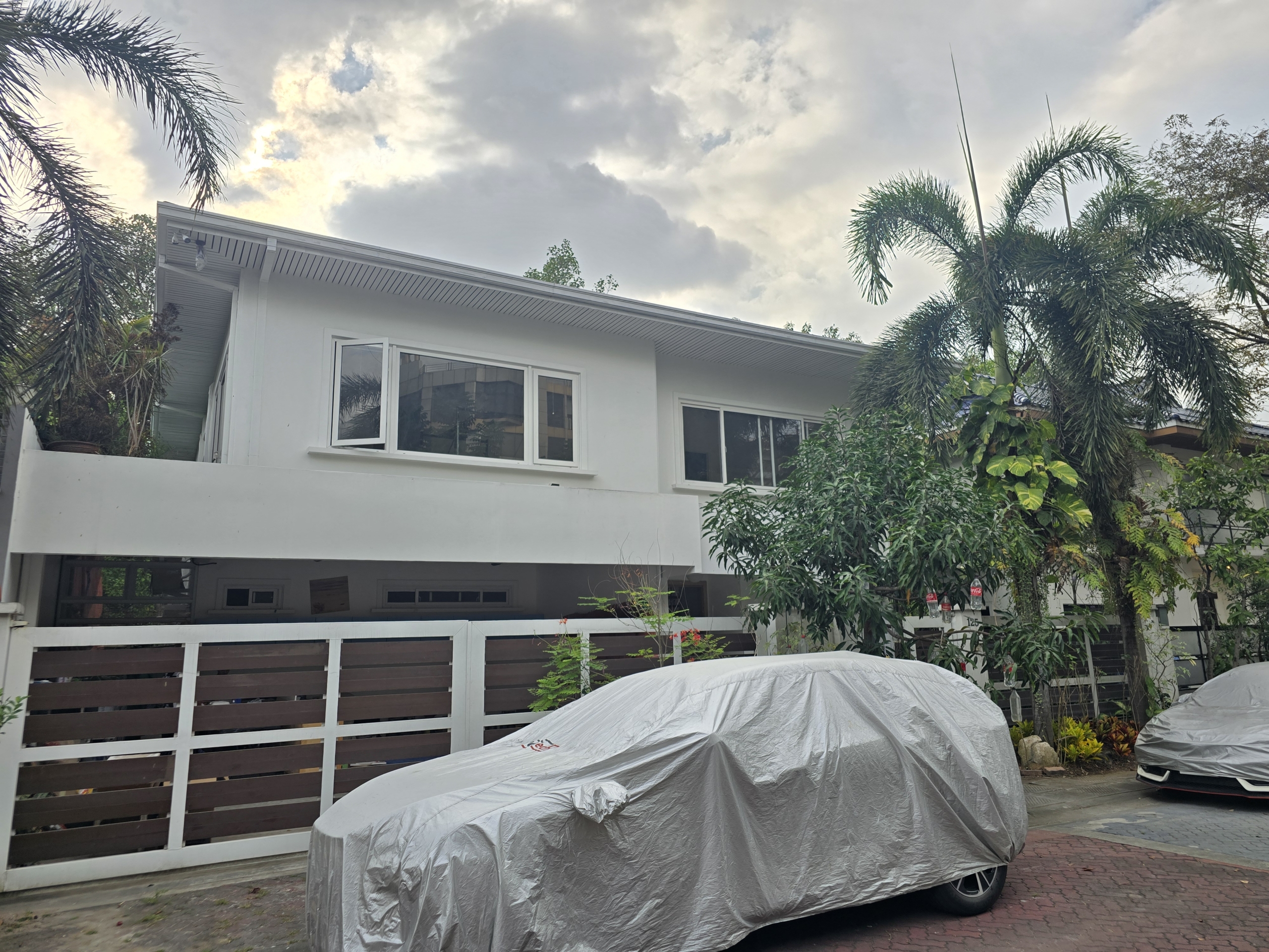 Exquisite Luxury Residence for Sale in Paseo de Magallanes, Makati City