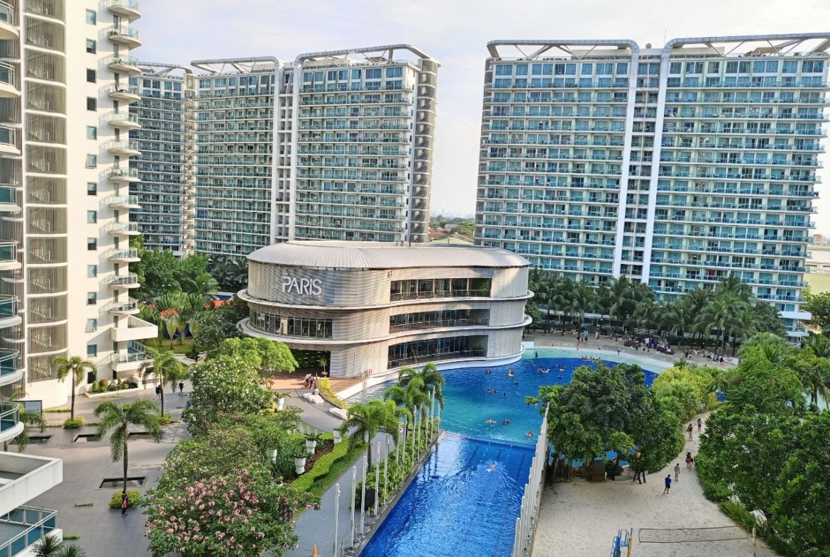 Fully Furnished 2-Bedroom Condo for Sale in Azure Urban Residences