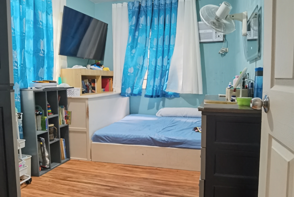 House For SALE: 3 Bedroom with Car Garage Townhouse Near FEU Diliman – RFO!