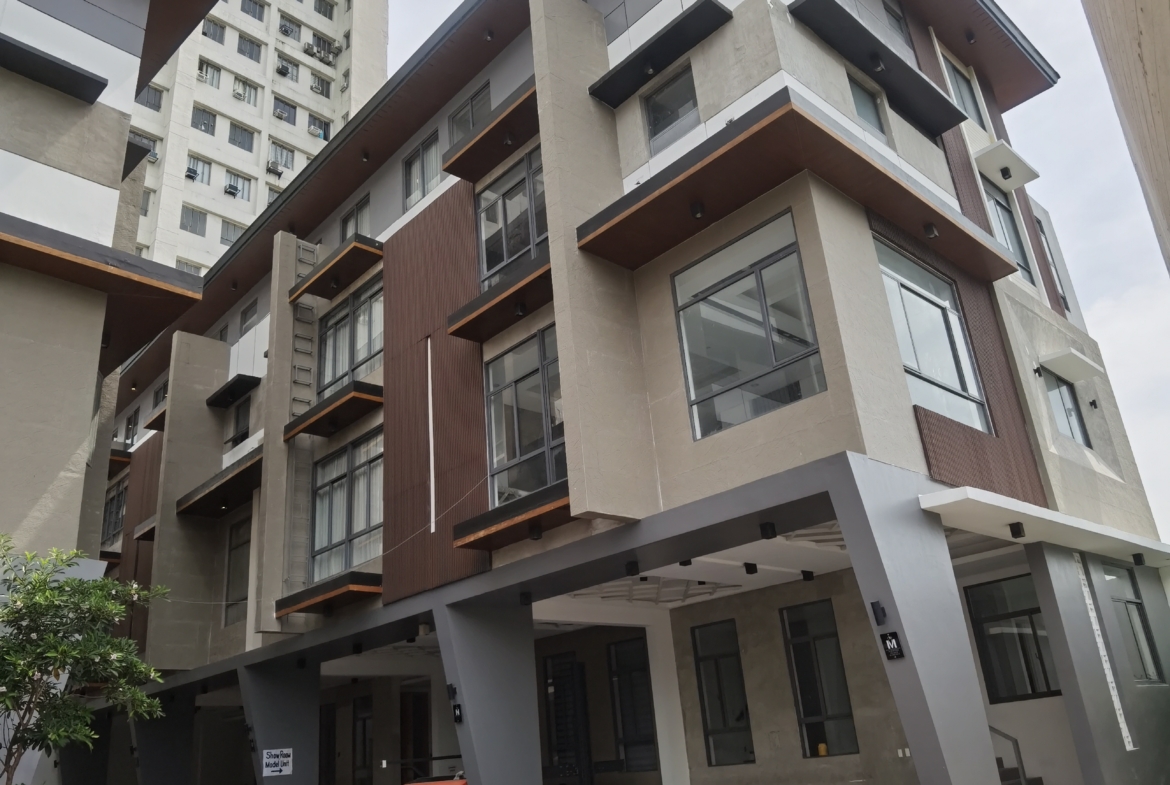 Luxury Smart Home with 5-Car Garage, Elevator & Pool in Tomas Morato, Quezon City
