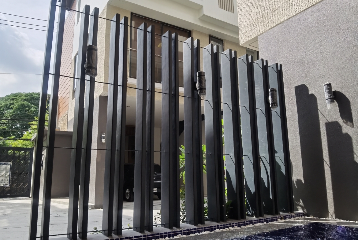 Exclusive 12-Unit Townhouse Community in E. Rodriguez, Cubao Quezon City near EDSA Cubao and MRT Cubao