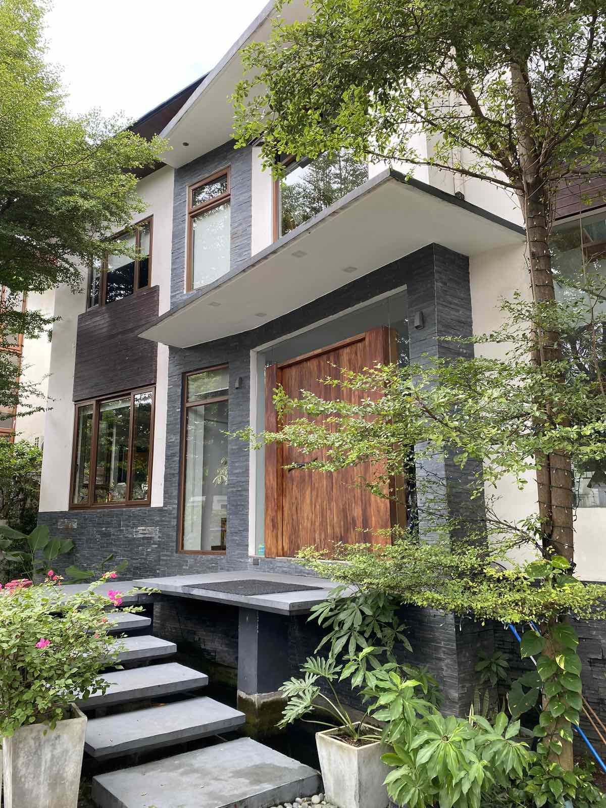Luxury Home for Sale – Paseo de Magallanes, Makati City